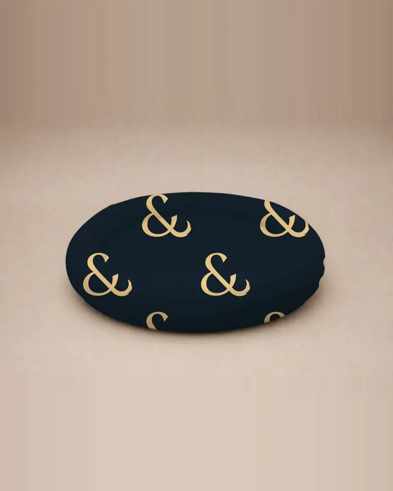 Dog bed, big ampersand